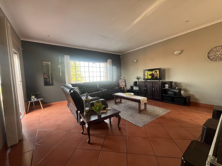 4 Bedroom Property for Sale in Safari Gardens North West